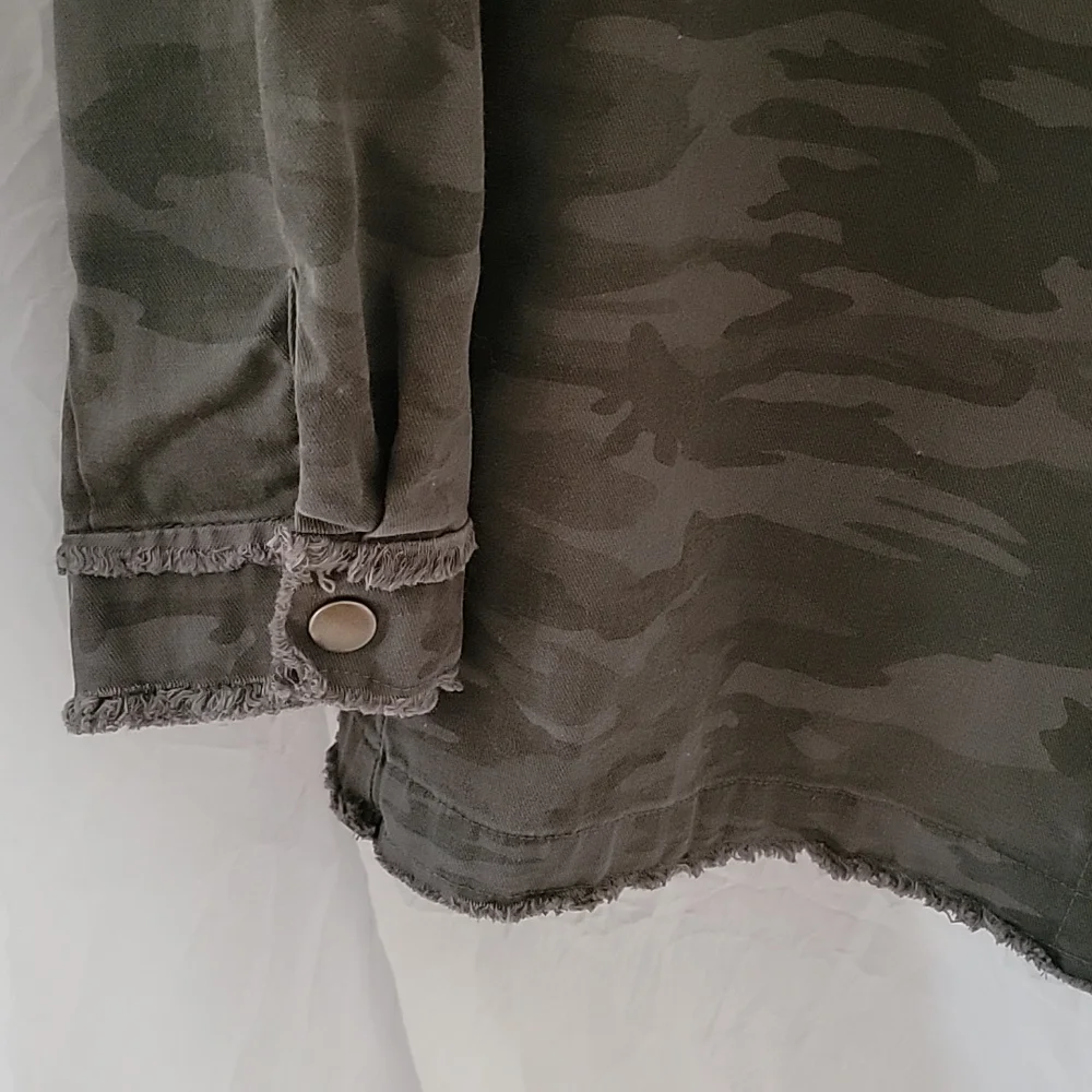 Willow & Clay Camouflage Sirt Jacket - Picture 8 of 8